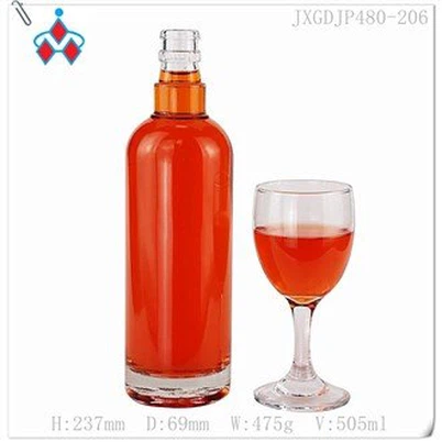 Glass klar vodka flaske